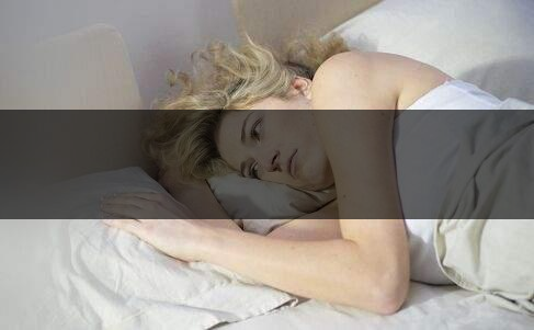 喝茶失眠怎樣才能快速入睡，這樣可以有效防止失-2