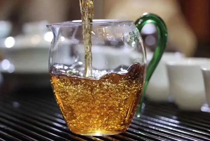 連“喉韻”和“鎖喉”都搞不清楚，就不要說懂普洱茶！