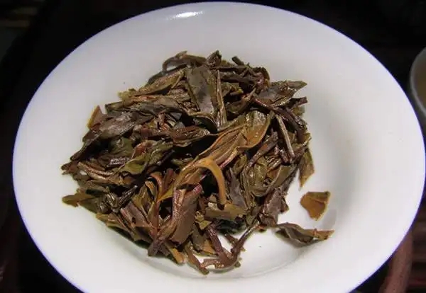為什么普洱茶的葉底會(huì)出現(xiàn)紅梗？